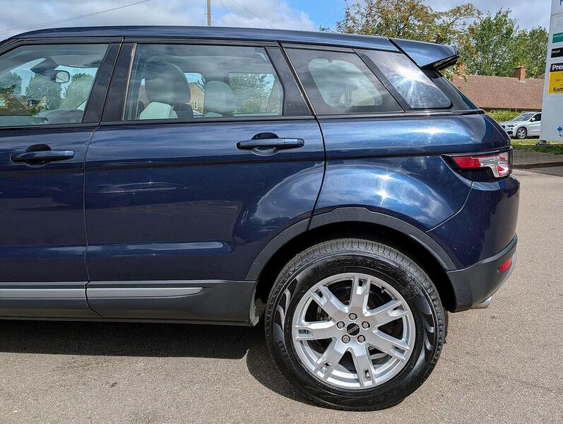 Land Rover 2.2 SD4 Pure SUV 5dr Diesel Manual 4WD Euro 5 (s/s) (190 ps)