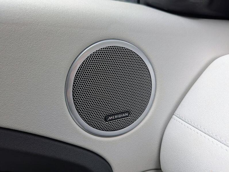 Land Rover 2.2 SD4 Pure SUV 5dr Diesel Manual 4WD Euro 5 (s/s) (190 ps)