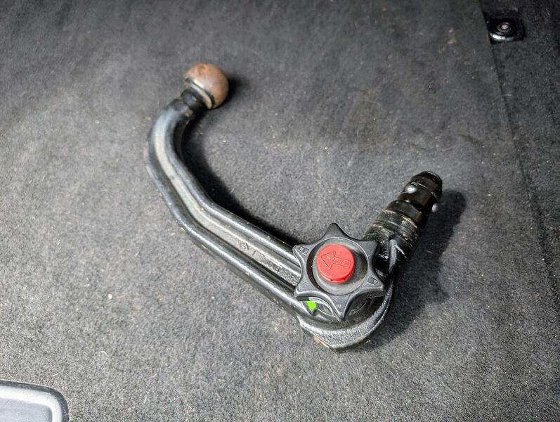 Land Rover 2.2 SD4 Pure SUV 5dr Diesel Manual 4WD Euro 5 (s/s) (190 ps)