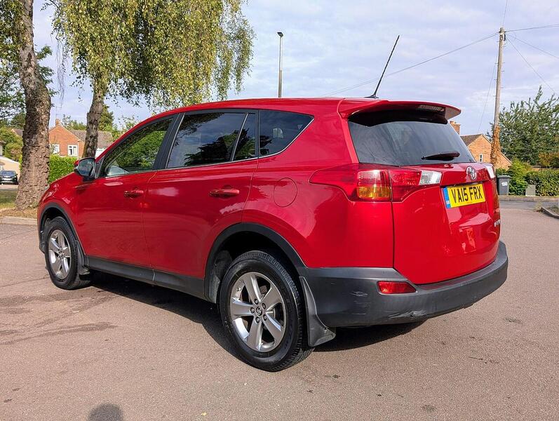 Toyota 2.0 D-4D Business Edition SUV 5dr Diesel Manual 2WD Euro 5 (s/s) (124 ps)