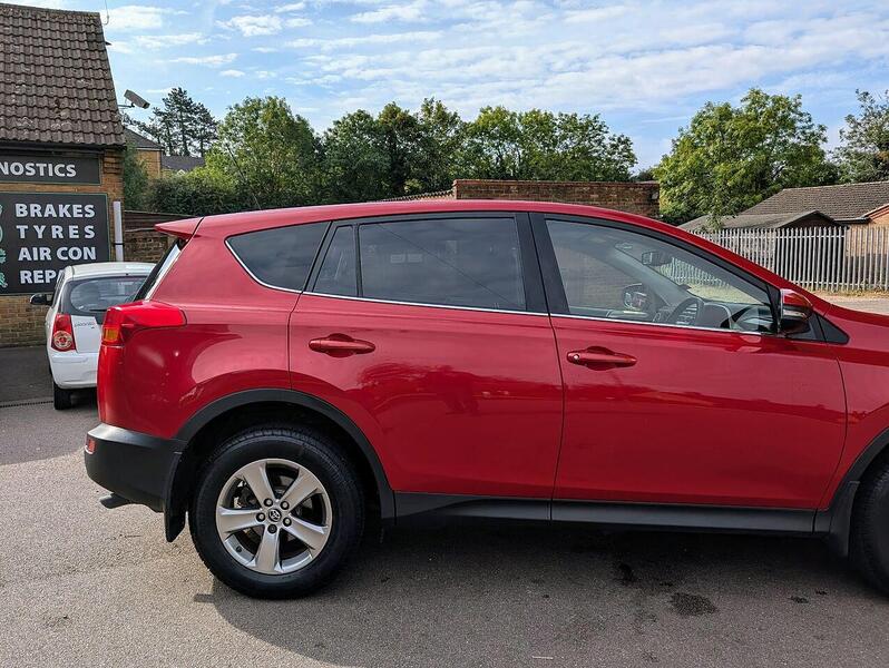 Toyota 2.0 D-4D Business Edition SUV 5dr Diesel Manual 2WD Euro 5 (s/s) (124 ps)