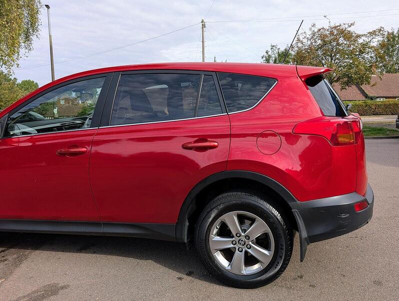 Toyota 2.0 D-4D Business Edition SUV 5dr Diesel Manual 2WD Euro 5 (s/s) (124 ps)