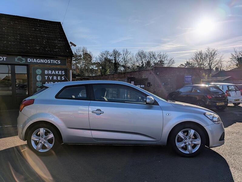 Kia 1.4 VR-7 Hatchback 3dr Petrol Manual (139 g/km, 89 bhp)