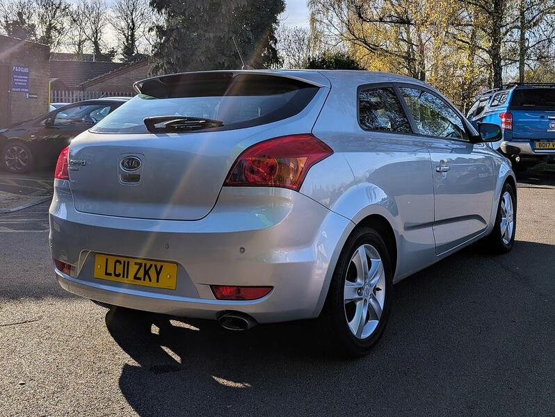 Kia 1.4 VR-7 Hatchback 3dr Petrol Manual (139 g/km, 89 bhp)