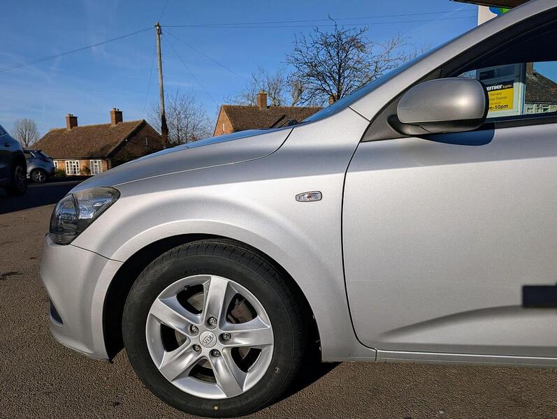 Kia 1.4 VR-7 Hatchback 3dr Petrol Manual (139 g/km, 89 bhp)