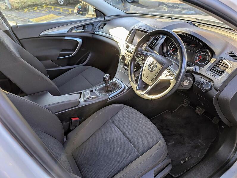 Vauxhall 2.0 CDTi ecoFLEX Design Nav Hatchback 5dr Diesel Manual Euro 5 (s/s) (140 ps)