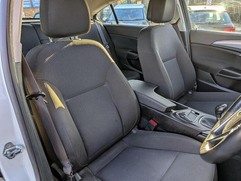 Vauxhall 2.0 CDTi ecoFLEX Design Nav Hatchback 5dr Diesel Manual Euro 5 (s/s) (140 ps)