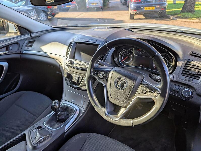 Vauxhall 2.0 CDTi ecoFLEX Design Nav Hatchback 5dr Diesel Manual Euro 5 (s/s) (140 ps)