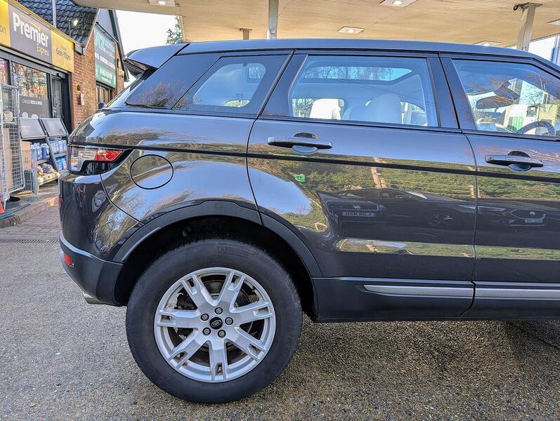 Land Rover 2.2 SD4 Pure SUV 5dr Diesel Auto 4WD Euro 5 (190 ps)