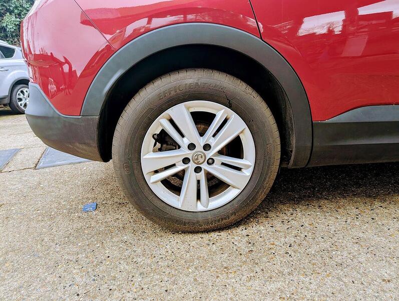Vauxhall 1.2 Turbo GPF SE SUV 5dr Petrol Manual Euro 6 (s/s) (130 ps)