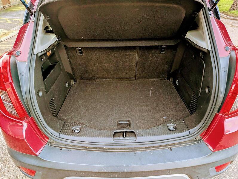 Vauxhall 1.6 Tech Line SUV 5dr Petrol Manual 2WD Euro 5 (s/s) (115 ps)