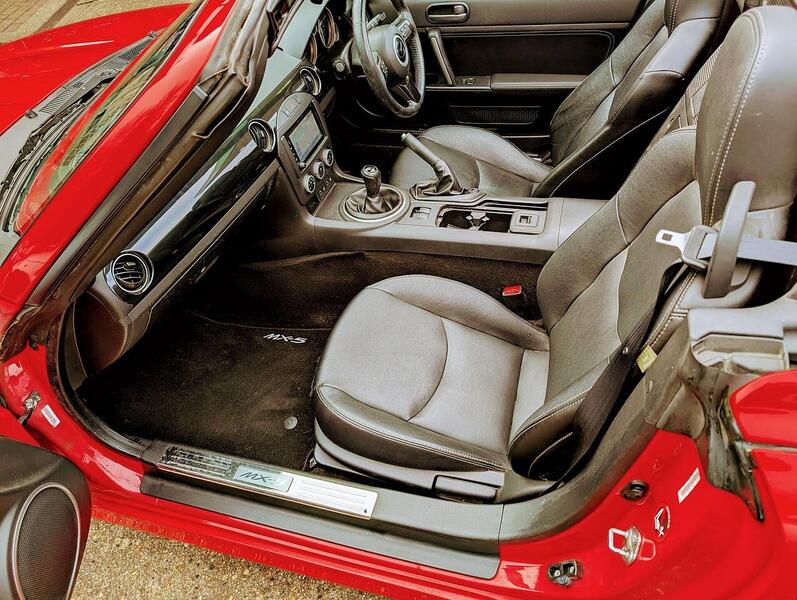 Mazda 2.0i Sport Tech Roadster 2dr Petrol Manual Euro 5 (160 ps)