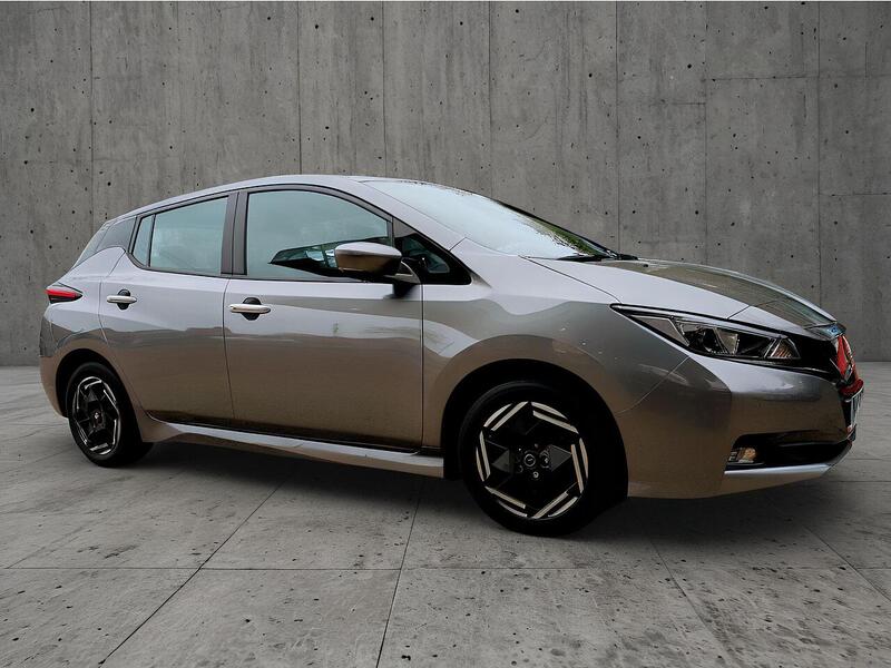 Nissan 39kWh Acenta Hatchback 5dr Electric Auto (150 ps)