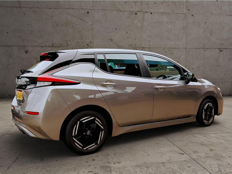 Nissan 39kWh Acenta Hatchback 5dr Electric Auto (150 ps)