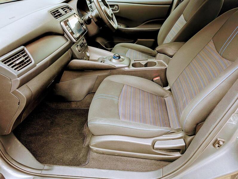 Nissan 39kWh Acenta Hatchback 5dr Electric Auto (150 ps)