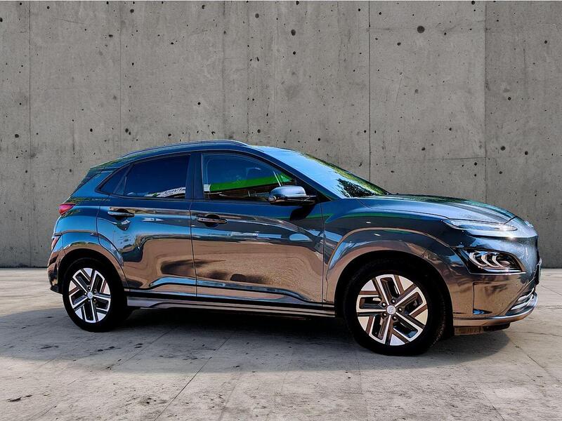 Hyundai 39kWh Premium SUV 5dr Electric Auto (10.5kW Charger) (136 ps)