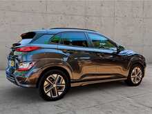 Hyundai KONA 39kWh Premium SUV 5dr Electric Auto (10.5kW Charger) (136 ps) 