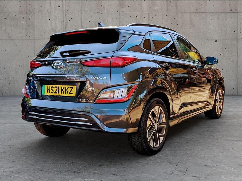 Hyundai 39kWh Premium SUV 5dr Electric Auto (10.5kW Charger) (136 ps)