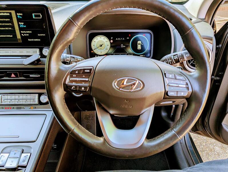 Hyundai 39kWh Premium SUV 5dr Electric Auto (10.5kW Charger) (136 ps)