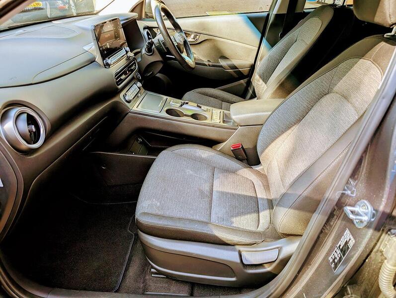 Hyundai 39kWh Premium SUV 5dr Electric Auto (10.5kW Charger) (136 ps)