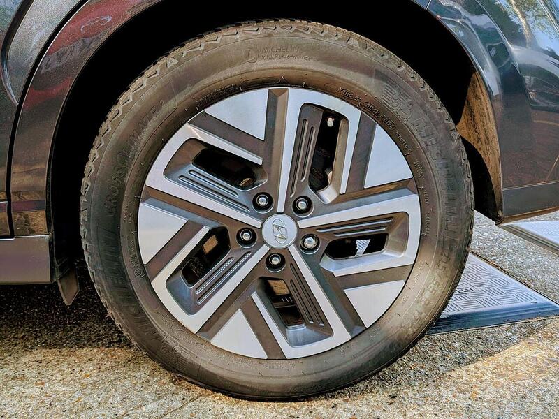 Hyundai 39kWh Premium SUV 5dr Electric Auto (10.5kW Charger) (136 ps)
