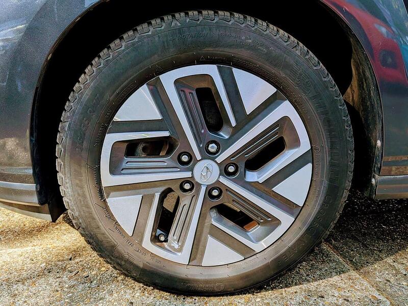 Hyundai 39kWh Premium SUV 5dr Electric Auto (10.5kW Charger) (136 ps)