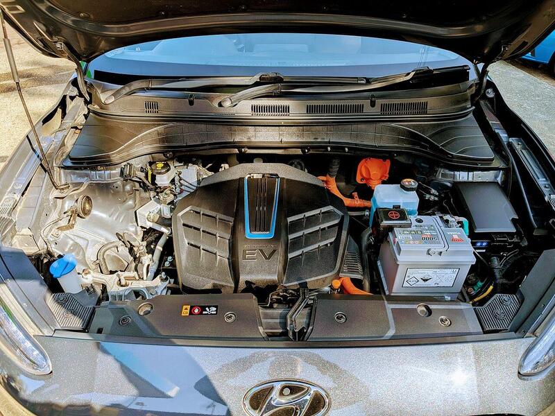 Hyundai 39kWh Premium SUV 5dr Electric Auto (10.5kW Charger) (136 ps)