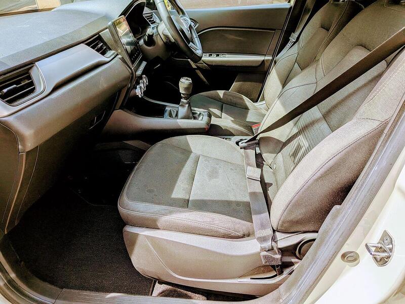 Renault 1.3 TCe Iconic SUV 5dr Petrol Manual Euro 6 (s/s) (130 ps)