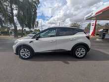 Renault Captur 1.3 TCe Iconic SUV 5dr Petrol Manual Euro 6 (s/s) (130 ps) 