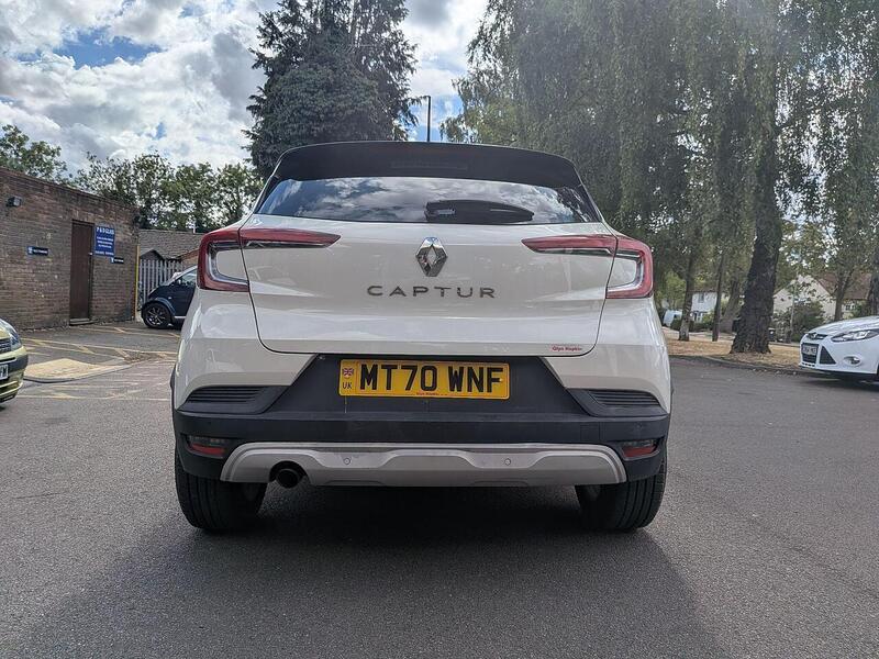 Renault 1.3 TCe Iconic SUV 5dr Petrol Manual Euro 6 (s/s) (130 ps)