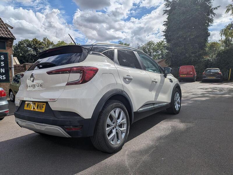 Renault 1.3 TCe Iconic SUV 5dr Petrol Manual Euro 6 (s/s) (130 ps)