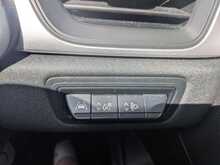 Renault Captur 1.3 TCe Iconic SUV 5dr Petrol Manual Euro 6 (s/s) (130 ps) 