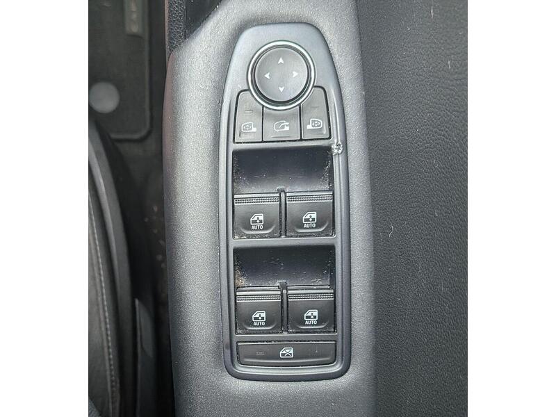 Renault 1.3 TCe Iconic SUV 5dr Petrol Manual Euro 6 (s/s) (130 ps)