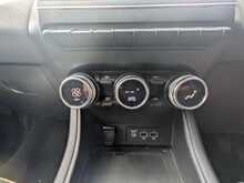 Renault Captur 1.3 TCe Iconic SUV 5dr Petrol Manual Euro 6 (s/s) (130 ps) 