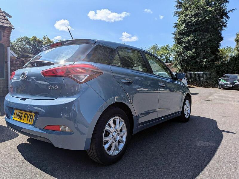 Hyundai 1.2 SE Hatchback 5dr Petrol Manual Euro 6 (84 ps)