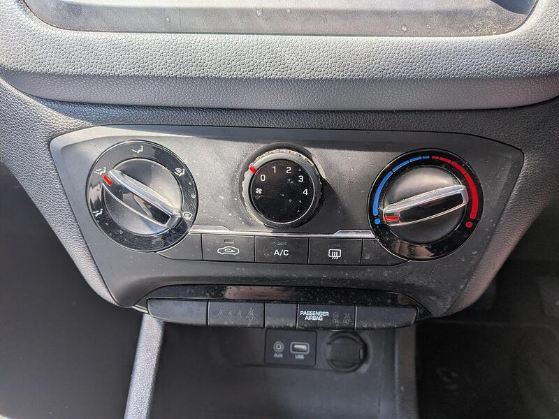 Hyundai 1.2 SE Hatchback 5dr Petrol Manual Euro 6 (84 ps)