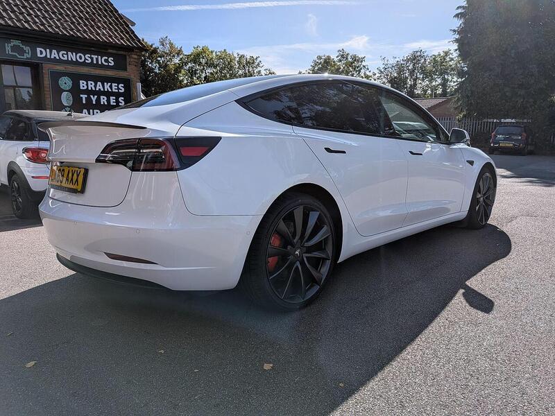 Tesla (Dual Motor) Performance Saloon 4dr Electric Auto 4WDE (Performance Upgrade) (449 bhp)
