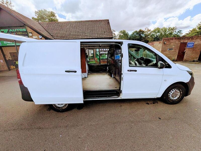 Mercedes-Benz 2.1 114 CDI Pure Panel Van 5dr Diesel Manual RWD L2 Euro 6 (s/s) (136 ps)