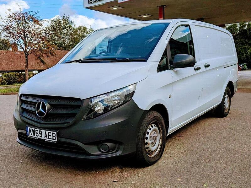 Mercedes-Benz 2.1 114 CDI Pure Panel Van 5dr Diesel Manual RWD L2 Euro 6 (s/s) (136 ps)