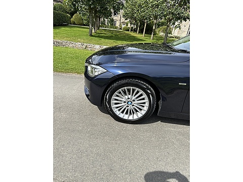 320I Luxury Touring 2.0 5dr Estate Automatic Petrol