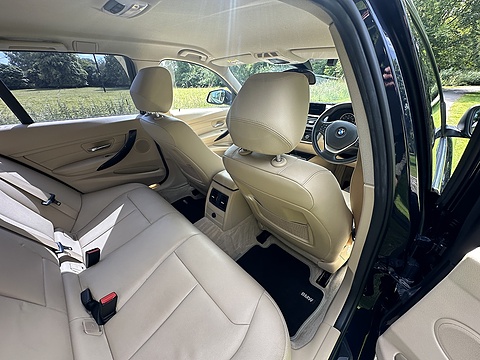 320I Luxury Touring 2.0 5dr Estate Automatic Petrol