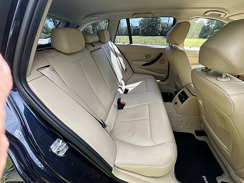 320I Luxury Touring 2.0 5dr Estate Automatic Petrol