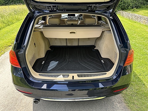 320I Luxury Touring 2.0 5dr Estate Automatic Petrol