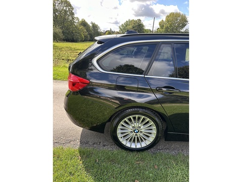 320I Luxury Touring 2.0 5dr Estate Automatic Petrol