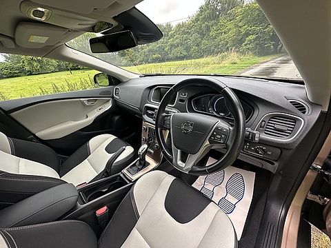 T5 Cross Country Lux Awd 2.0 5dr Hatchback Automatic Petrol