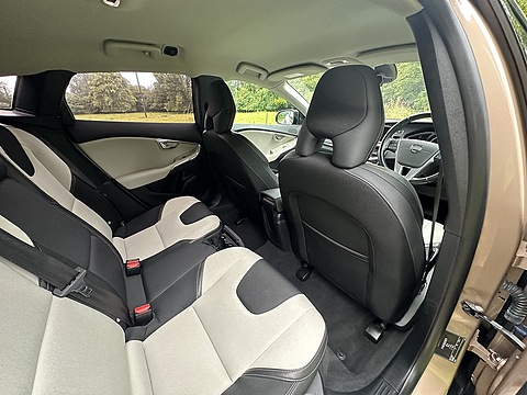 T5 Cross Country Lux Awd 2.0 5dr Hatchback Automatic Petrol