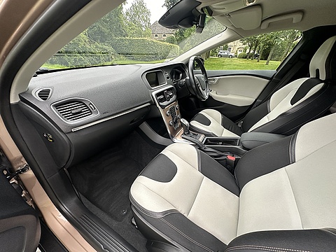 T5 Cross Country Lux Awd 2.0 5dr Hatchback Automatic Petrol