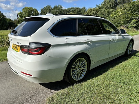 320I Luxury Touring 2.0 5dr Estate Automatic Petrol