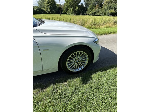 320I Luxury Touring 2.0 5dr Estate Automatic Petrol