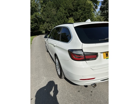 320I Luxury Touring 2.0 5dr Estate Automatic Petrol